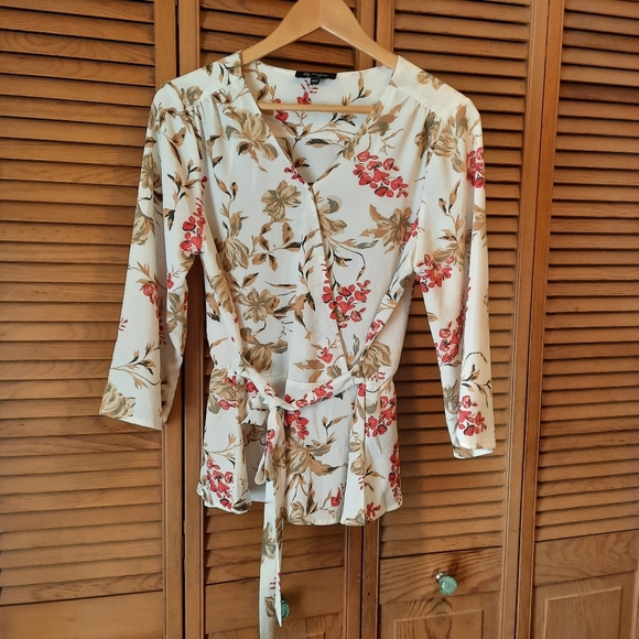 Lily Morgan floral 3/4 sleeve blouse - Picture 7 of 7